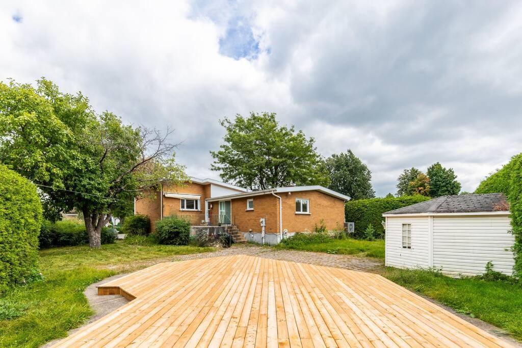 Appartamento Spacious 4Br House Close To Dt Brossard Esterno foto