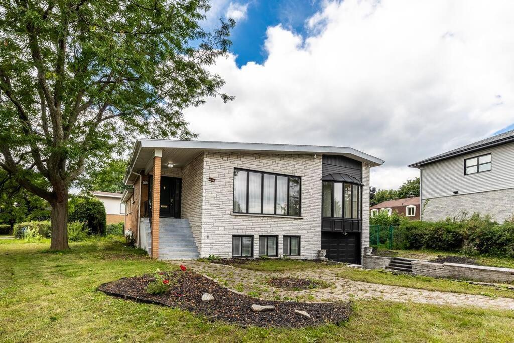 Appartamento Spacious 4Br House Close To Dt Brossard Esterno foto
