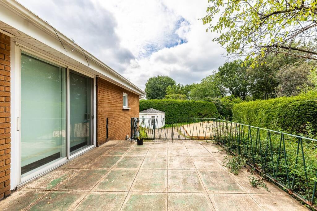 Appartamento Spacious 4Br House Close To Dt Brossard Esterno foto